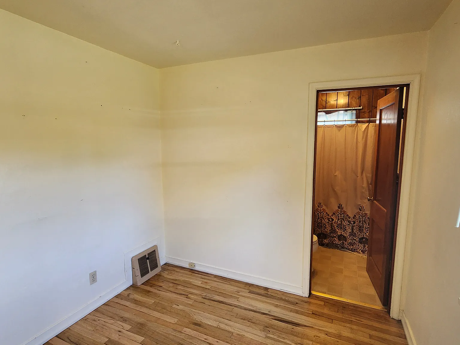 1 bed, 360 sqft, $1,200 — Photo 3