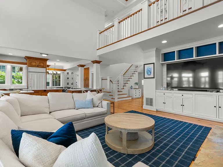 2942 Edgewater Dr — Photo 14