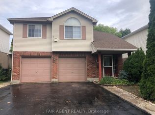 562 Erinbrook Dr, Kitchener, ON N2E 3M8