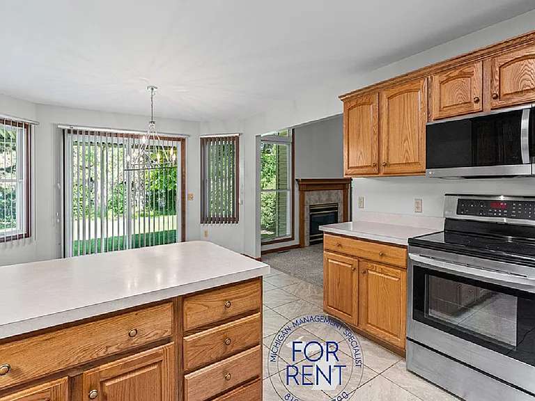 3263 Silverwood Dr — Photo 23