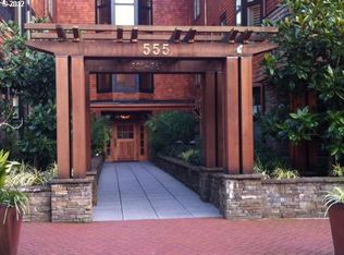 537 2nd St #106, Lake Oswego, OR 97034