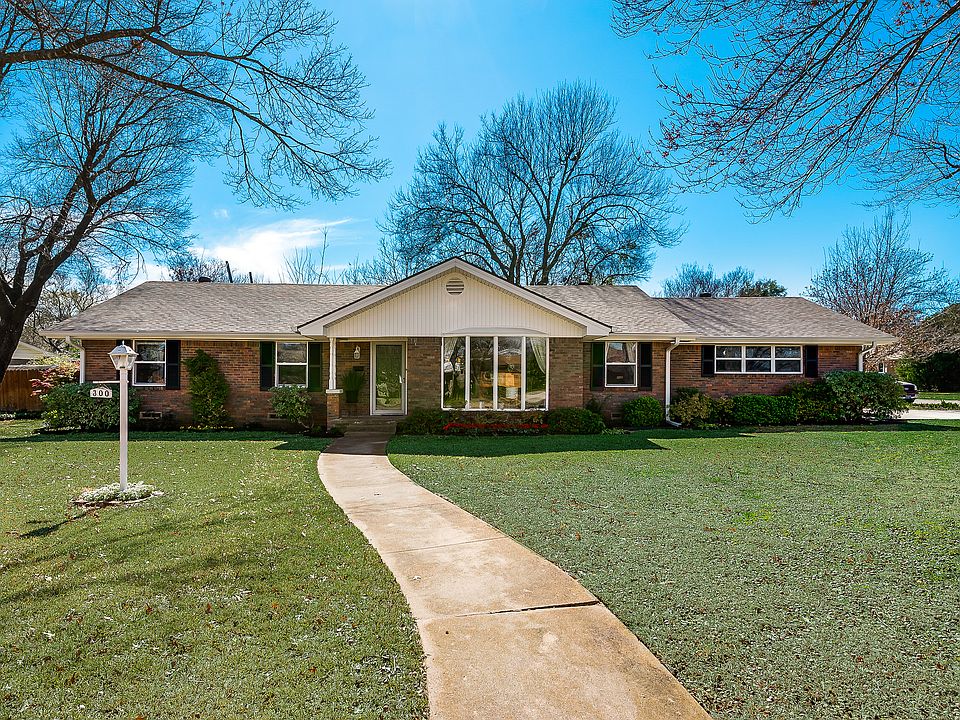 1st image of 300 Monticello Dr