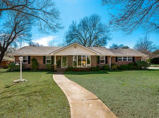 300 Monticello Dr, Waxahachie, TX 75165