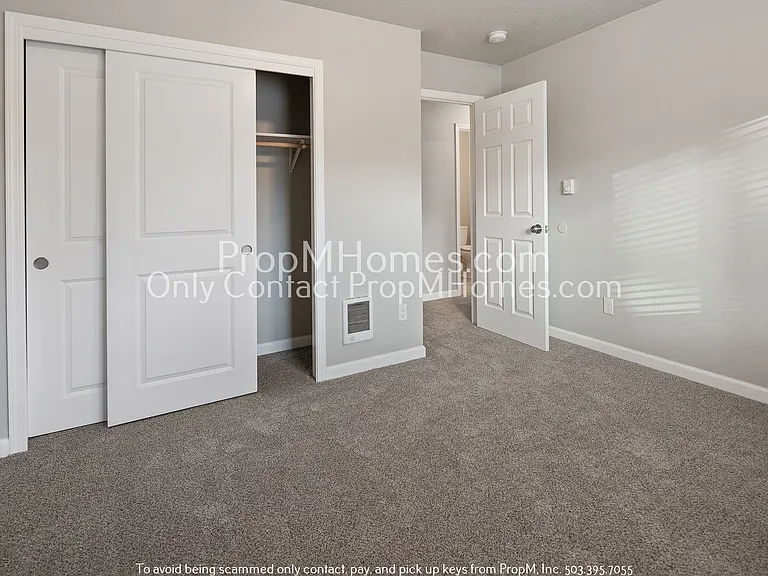 15559 NE Glisan St — Photo 11