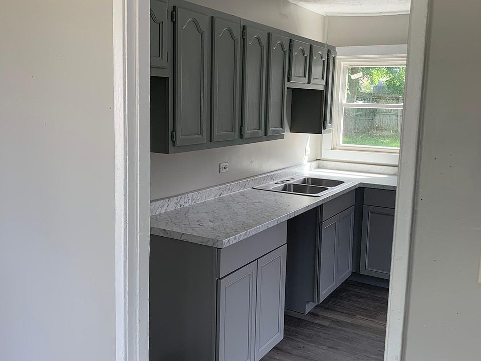 2nd image of 607 E Dunn Ave