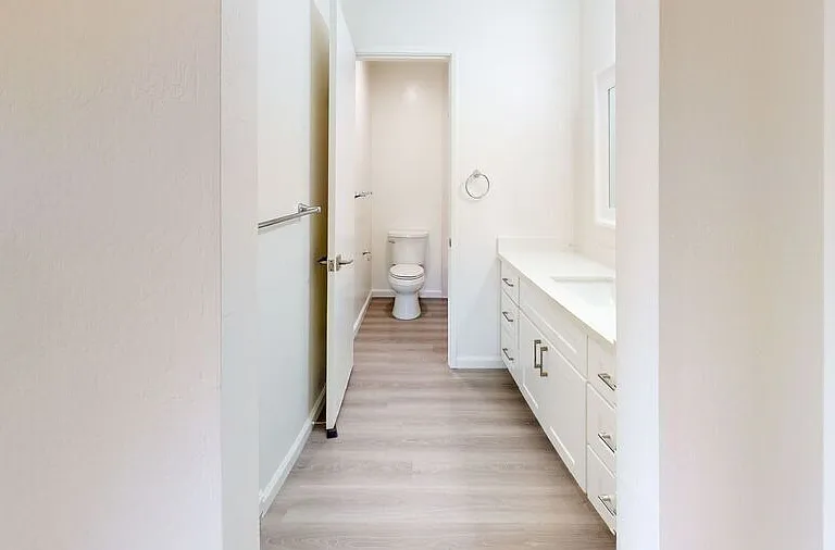 410 Evelyn Ave — Photo 7
