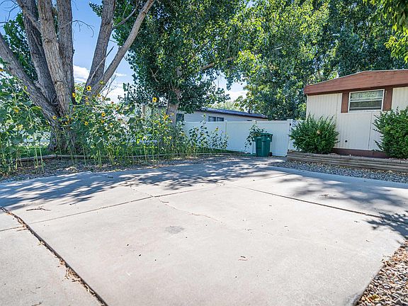 2nd image of 533 Holly Park Dr