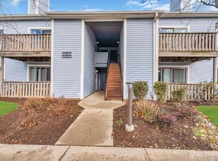 2016 Aspen Dr, Plainsboro, NJ 08536