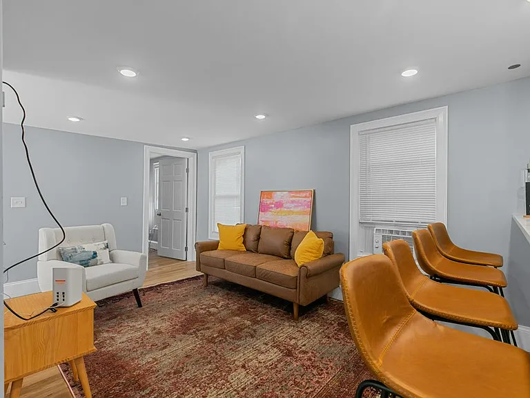 382 Spring St #A — Photo 5