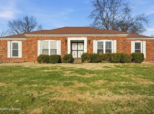 10501 Lawrencekirk Ct, Douglass Hills, KY 40243