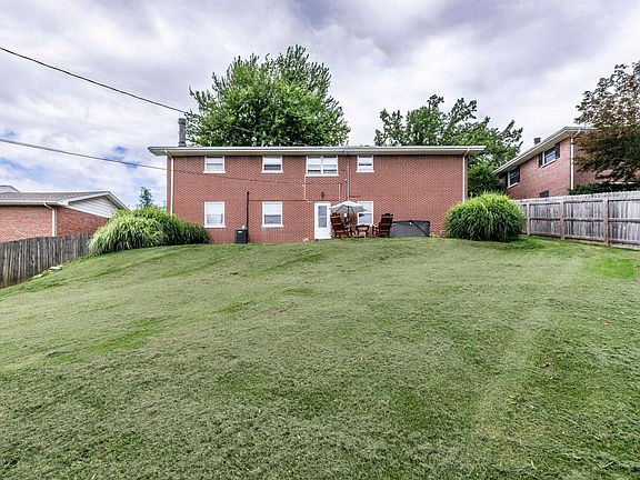 3rd image of 5901 Ohara Dr