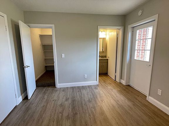 5th image of 815 W Columbia St #1