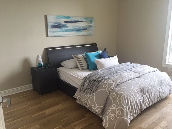 2nd image of 15 Somerset Ln #00