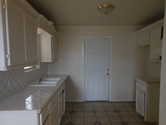 3rd image of 1005 E Westway Ave APT C5