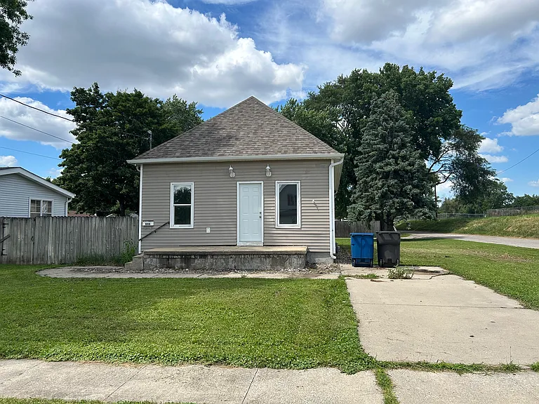 846 E Dunham Ave — Photo 2