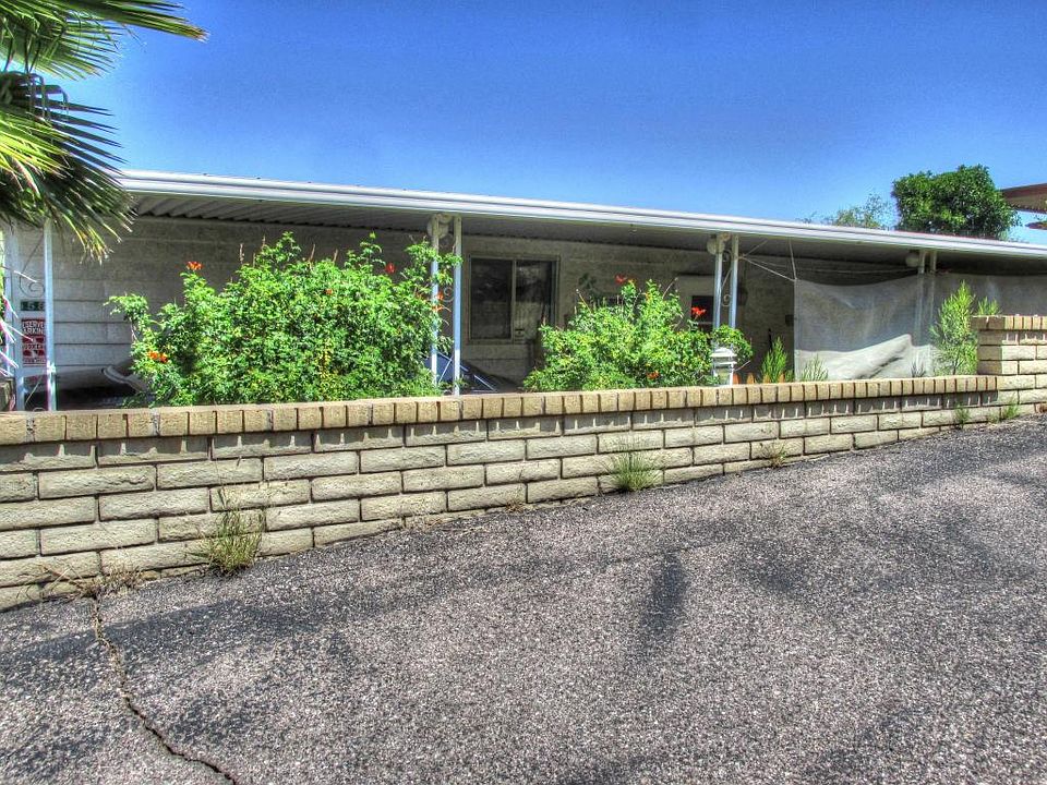 1st image of 558 E Phyllis Pl