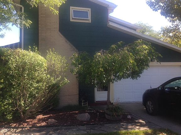 4th image of 62 Manor Oak Dr
