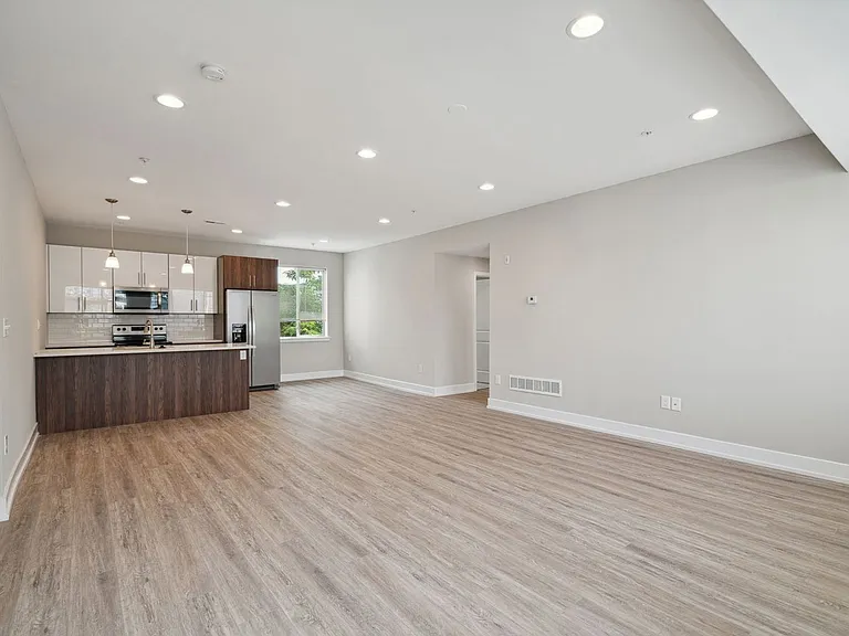 2612 Annin St #3 — Photo 2