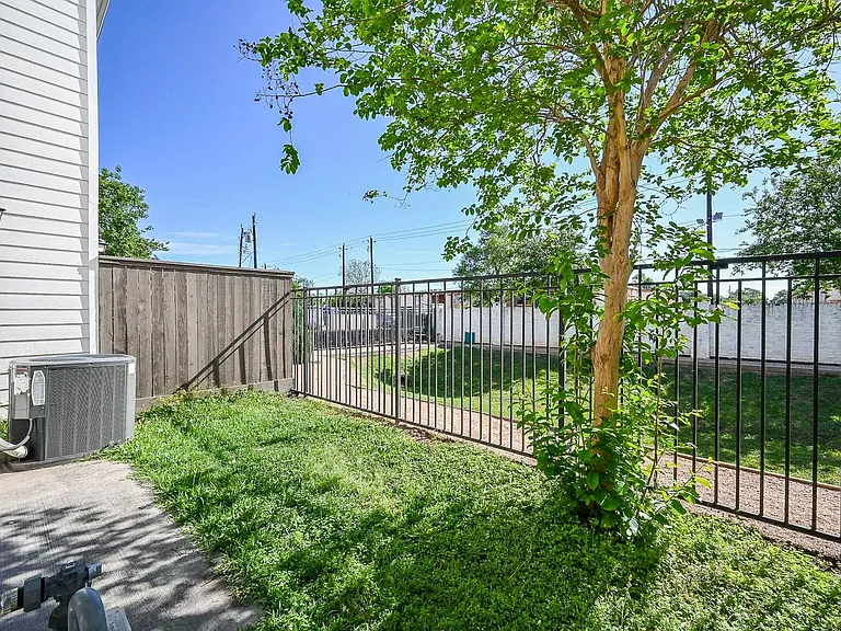 1106 Fuschia Rd — Photo 31