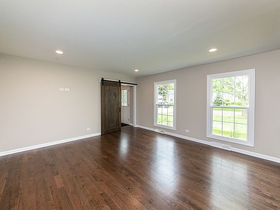 3rd image of 904 Canonero Dr