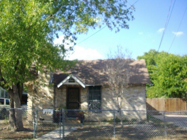 1st image of 211 Linares St