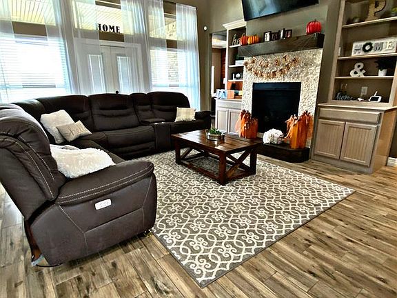 4th image of 7956 Harper Ln