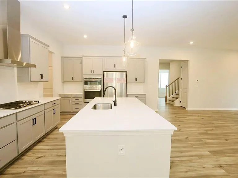 2225 Whistler Way NE — Photo 5