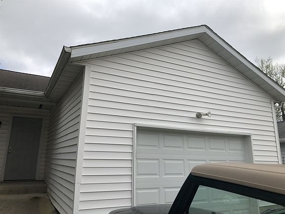 2nd image of 1405 S Palmer Ave