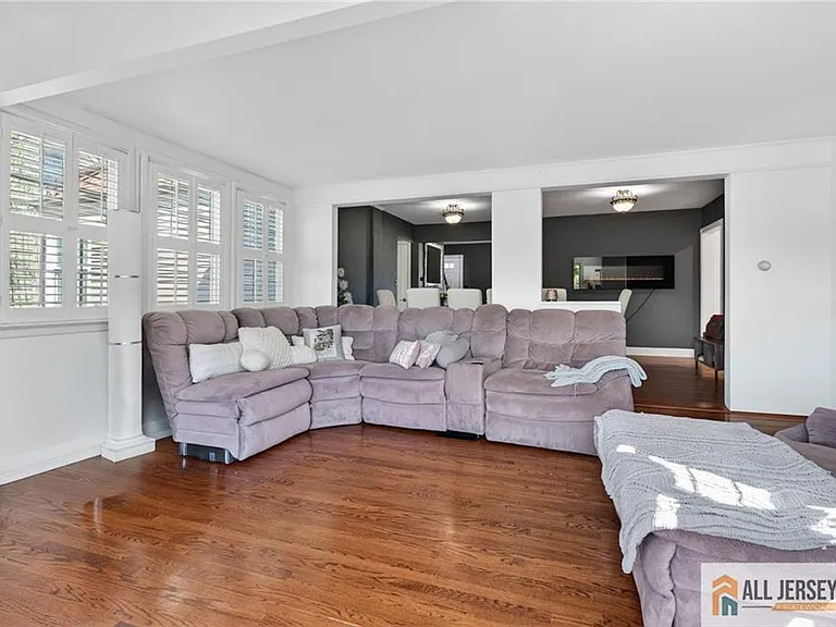 177 Midfield Rd — Photo 12