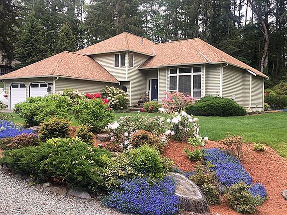 3rd image of 14123 Woodcrest Loop NW