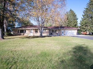 N59W21962 Silver Meadows Dr, Menomonee Falls, WI 53051