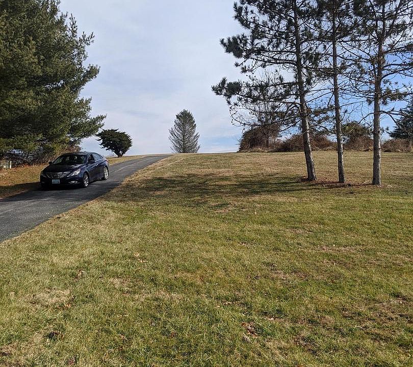 2nd image of 2195 Amoss Mill Rd