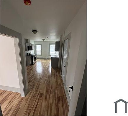 1st image of 40 Garnet St APT 2