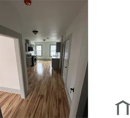 40 Garnet St #2