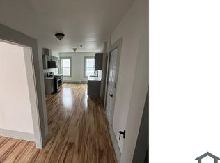 40 Garnet St APT 2, Fitchburg, MA 01420