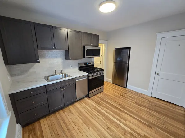 6 School Street, 6 School St APT 8, Salem, MA 01970