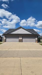5616 Dostal Dr SW, Cedar Rapids, IA, 52404