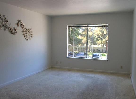 5th image of 48 Muirfield Ct