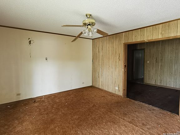 4th image of 326 WARE BLVD