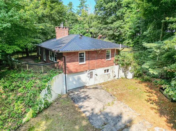 10 Hillcrest Road, Livermore Falls, ME 04254