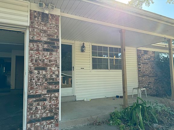 2nd image of 1825 Southridge Dr