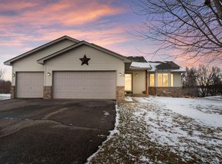 935 Aspen Ln, Montrose, MN 55363