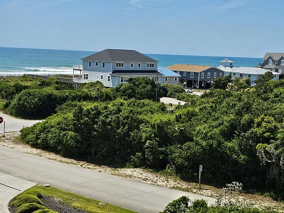 2nd image of 102 W Scotch Bonnet Drive