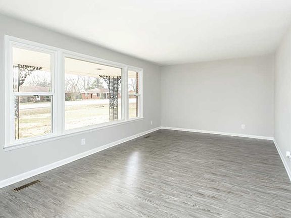 3rd image of 401 Eastland Ave
