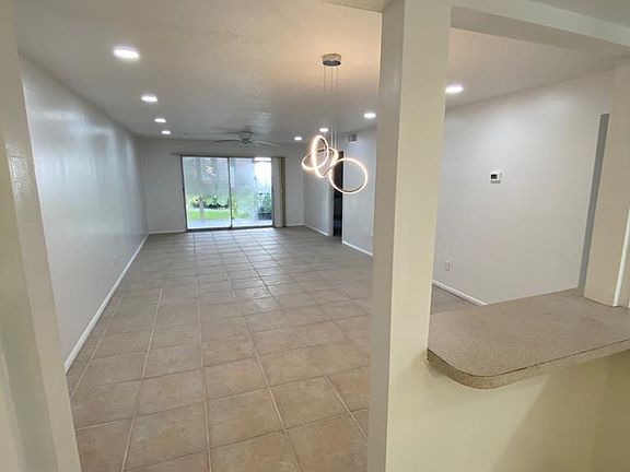 4th image of 5600 Beach Way Dr #G-1