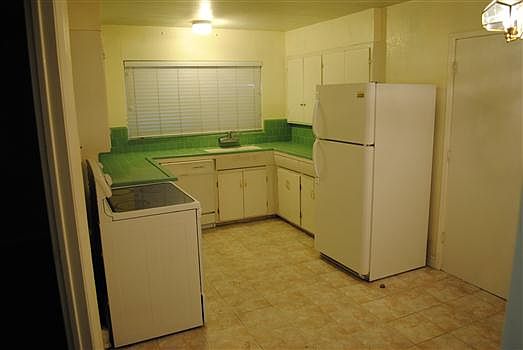 2nd image of 215 E Benjamin Holt Dr