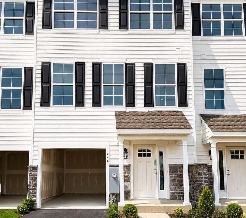 1st image of 439 Rederick Ln #82