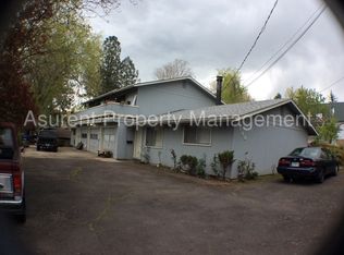 188 California St APT 3, Ashland, OR 97520