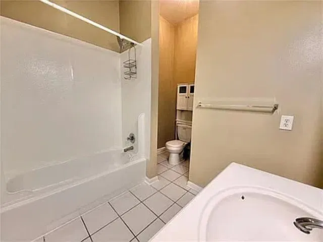3 bed, 2500 sqft, $850 — Photo 4