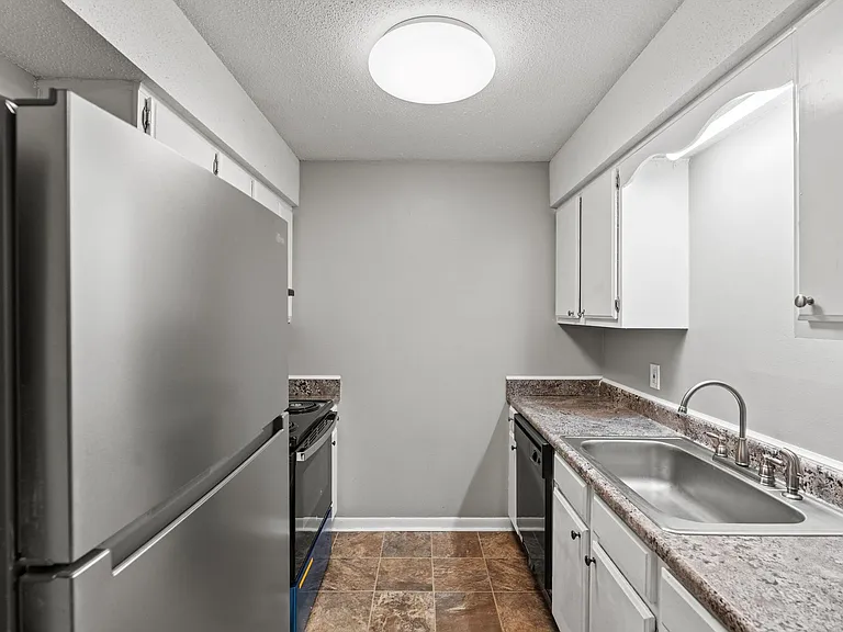 Blossom Wood Apartments — Photo 1